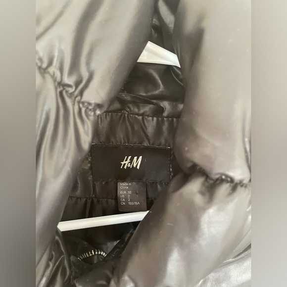 H&M Shiny Black Puffer Jacket with Belt puffed neck. NWOT size2 (small) - Picture 2 of 8